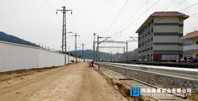 四川德阳波形护栏安装案例.jpg