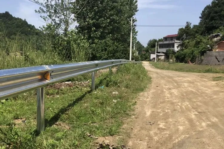 云南波形梁钢护栏