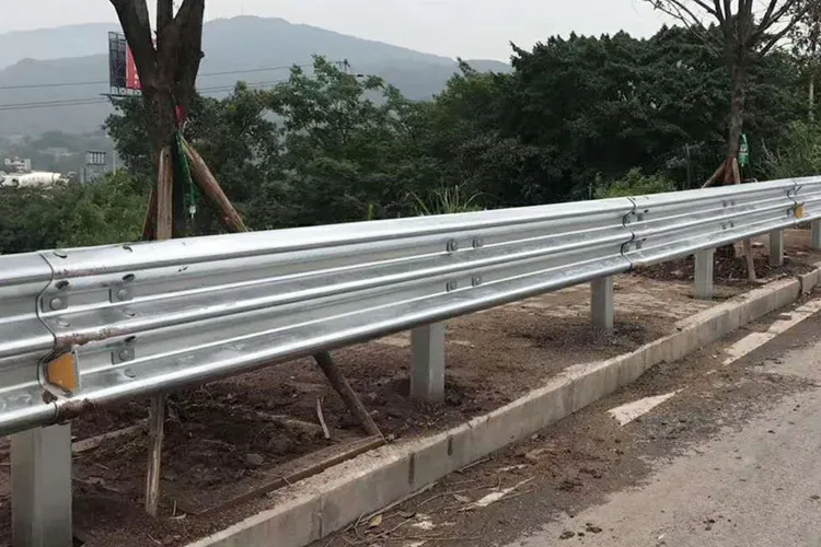 三波形护栏