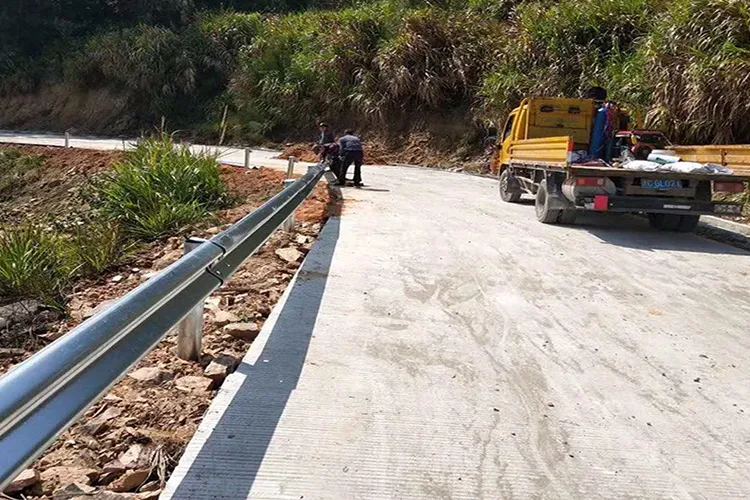 新疆波形护栏板